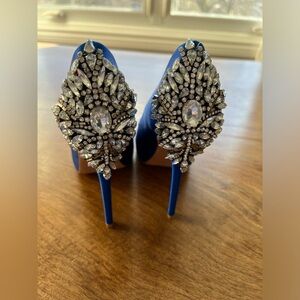 Badgley Mischka heels in blue